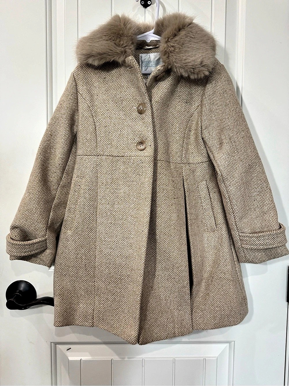 Edgehill Collection Girl’s Faux-Fur Cream Collar Coat Size 6